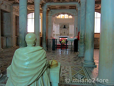 Kappelle Succorpo und die Reliquien des Hl. Januarius