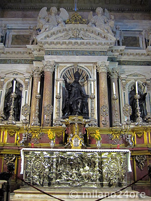 Statue in der Kappelle des Hl. Januarius